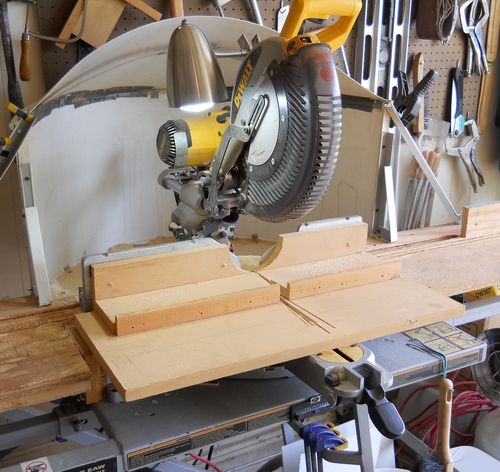 Chop saw mitre framing jig